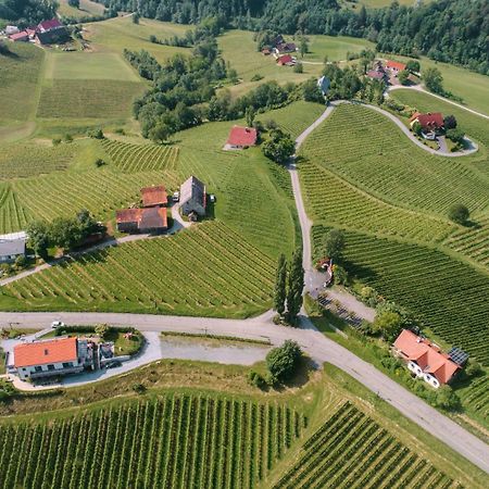 Weinstrassenapartment Fam. Dietrich Ratsch an der Weinstraße Zewnętrze zdjęcie